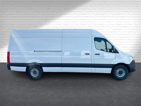 New 2025 Mercedes-Benz Sprinter 2500 image 10