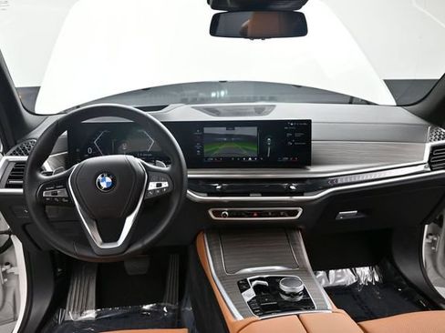 Used 2026 BMW X5 xDrive40i w/ Premium Package AWD/4WD image 16