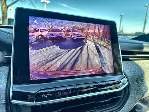 Used 2024 Jeep Compass Sport image 26