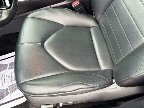 Used 2020 Toyota Highlander XLE image 21