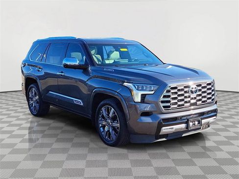 Used 2023 Toyota Sequoia Capstone image 7