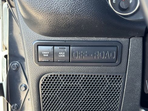 Used 2016 Jeep Wrangler Unlimited Rubicon w/ Connectivity Group AWD/4WD image 32