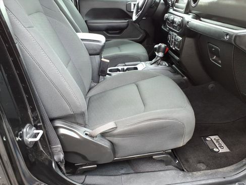 Used 2022 Jeep Gladiator Willys image 9