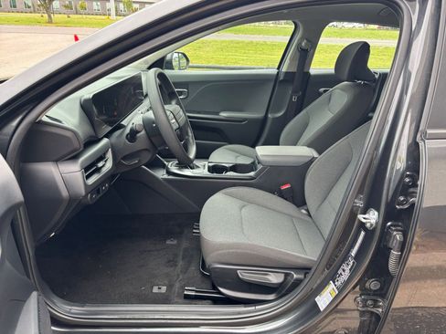 Used 2025 Kia K4 LXS image 25