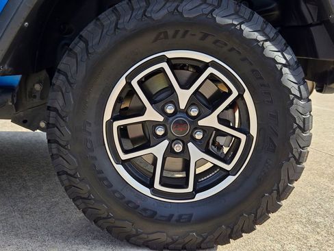 Used 2024 Jeep Wrangler Rubicon AWD/4WD image 19