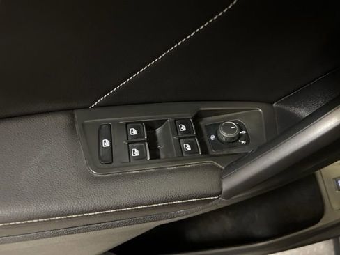 Used 2024 Volkswagen Tiguan SE AWD/4WD image 42