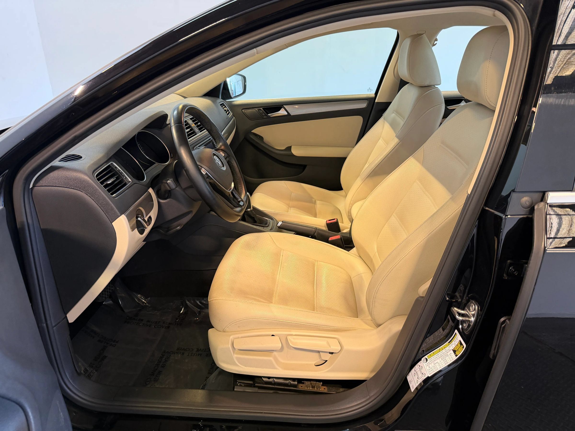 Used 2018 Volkswagen Jetta SE FWD image 9