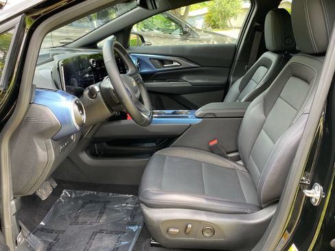Used 2024 Chevrolet Equinox EV LT FWD image 16