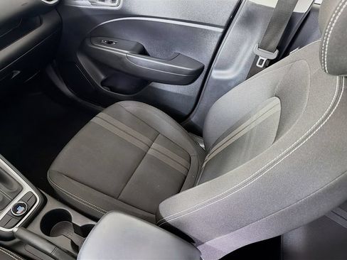 Used 2025 Hyundai Venue SEL FWD image 27