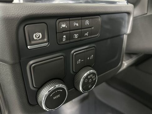 New 2026 Chevrolet Suburban LT w/ Comfort Package image 69