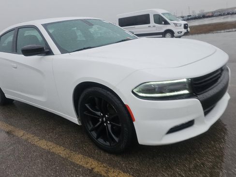 Used 2017 Dodge Charger SXT w/ Blacktop Package image 3