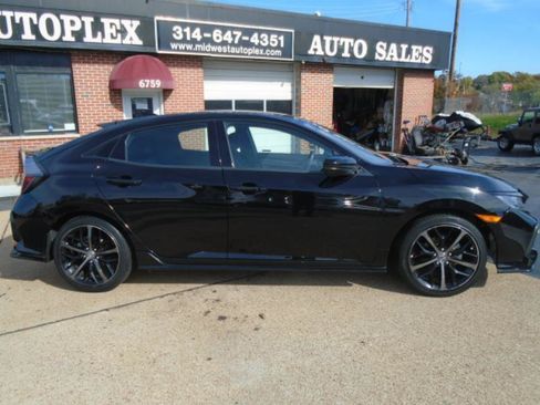 Used 2020 Honda Civic Sport Hatchback image 3