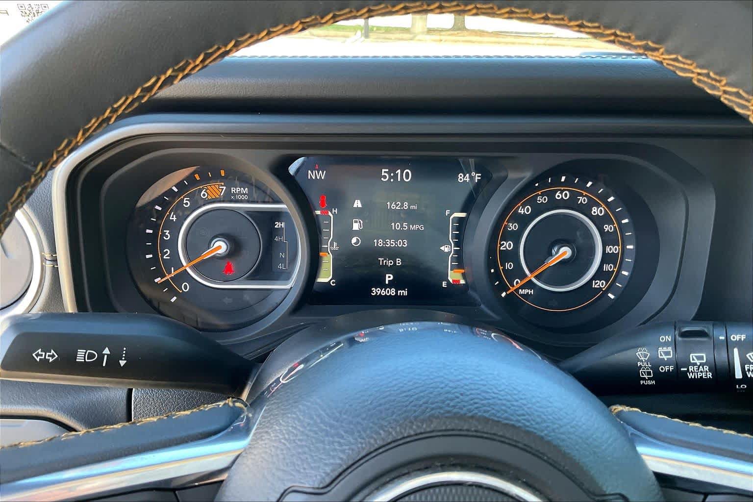 Used 2024 Jeep Wrangler Unlimited Sahara AWD/4WD image 25