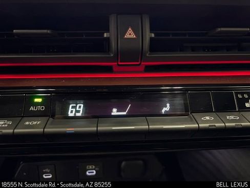 Used 2023 Toyota Prius Prime FWD image 20