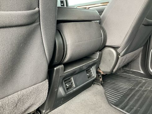 Used 2024 Chevrolet Silverado 2500 LT AWD/4WD image 28