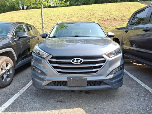 Used 2016 Hyundai Tucson SE w/ Option Group 02 AWD/4WD image 3