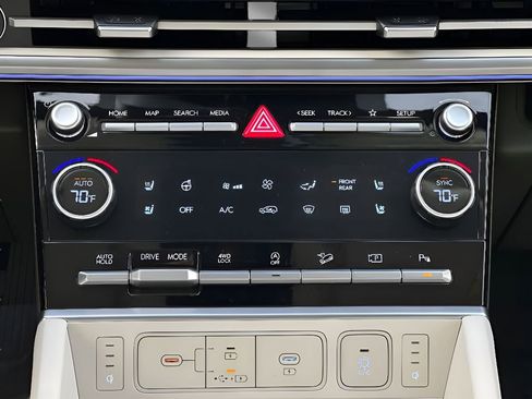 Used 2025 Hyundai Santa Fe Calligraphy image 14