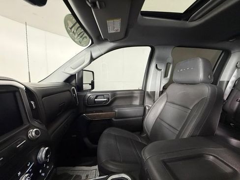 Used 2021 GMC Sierra 2500 Denali w/ Denali Ultimate Package AWD/4WD image 18