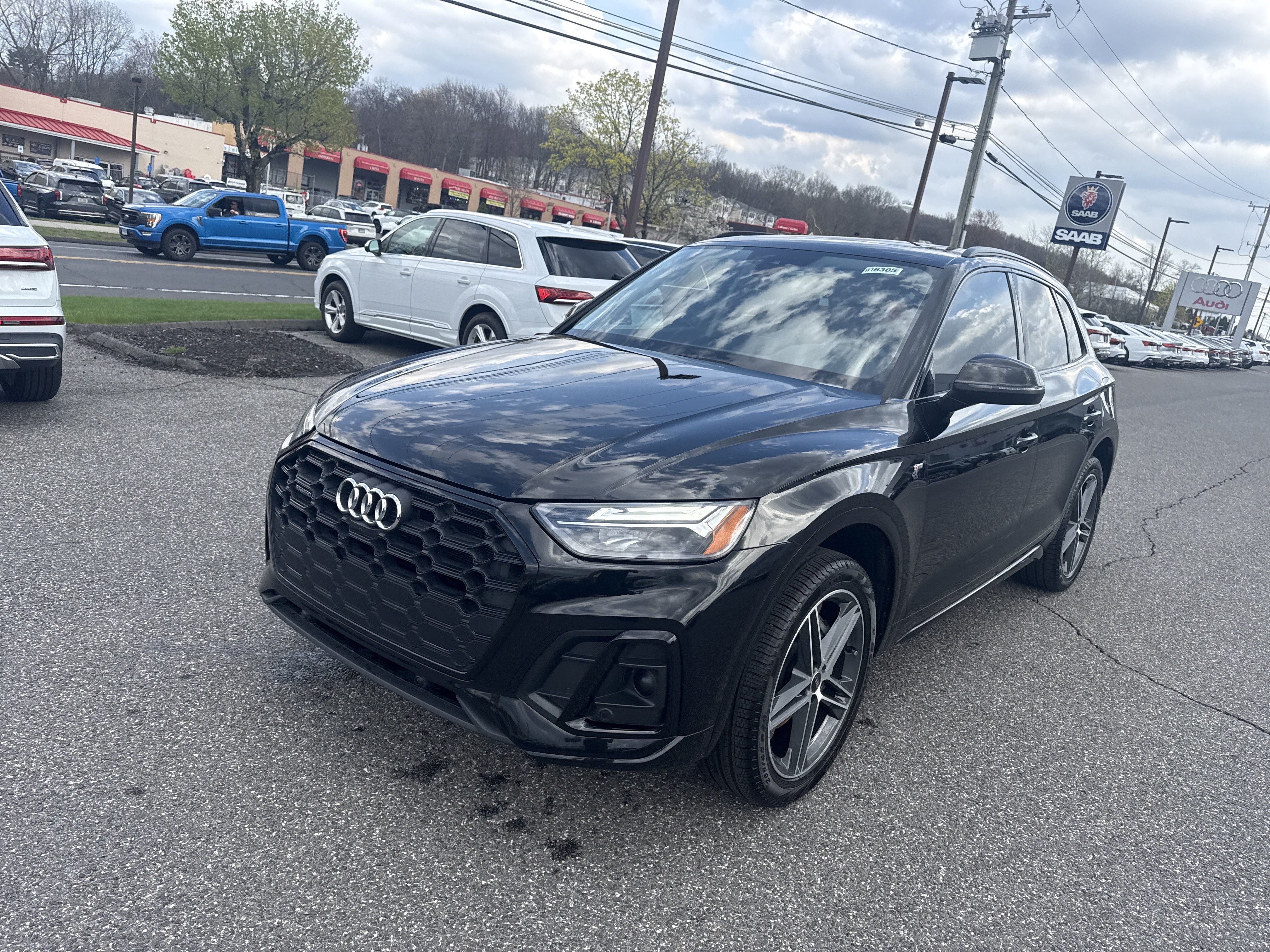 Certified 2023 Audi Q5 e Premium Plus w/ Premium Plus Package AWD/4WD image 3