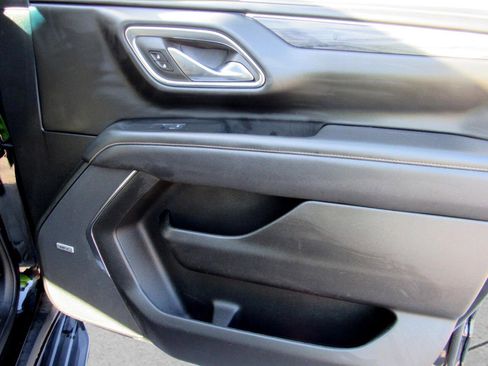 Used 2023 GMC Yukon SLT image 33