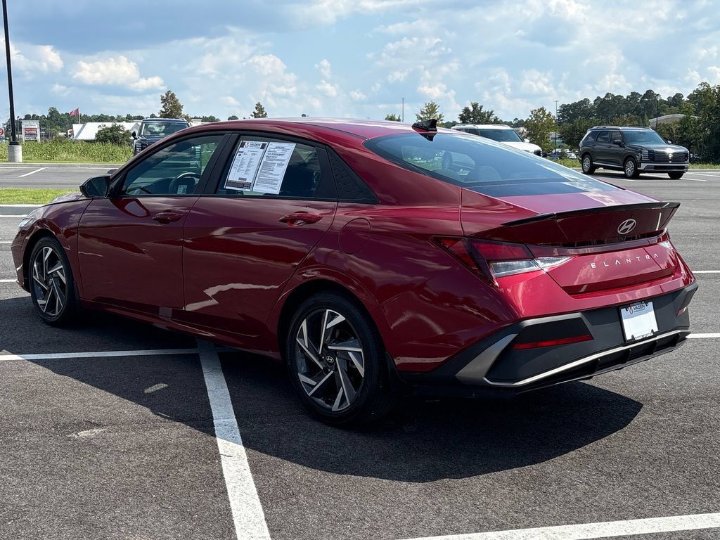 Used 2025 Hyundai Elantra Sport FWD image 7