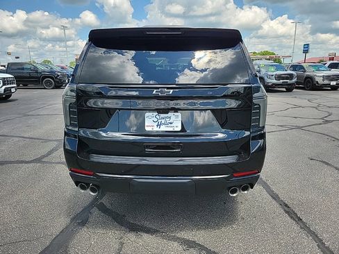 New 2025 Chevrolet Suburban Z71 w/ Z71 Off-Road Package image 4