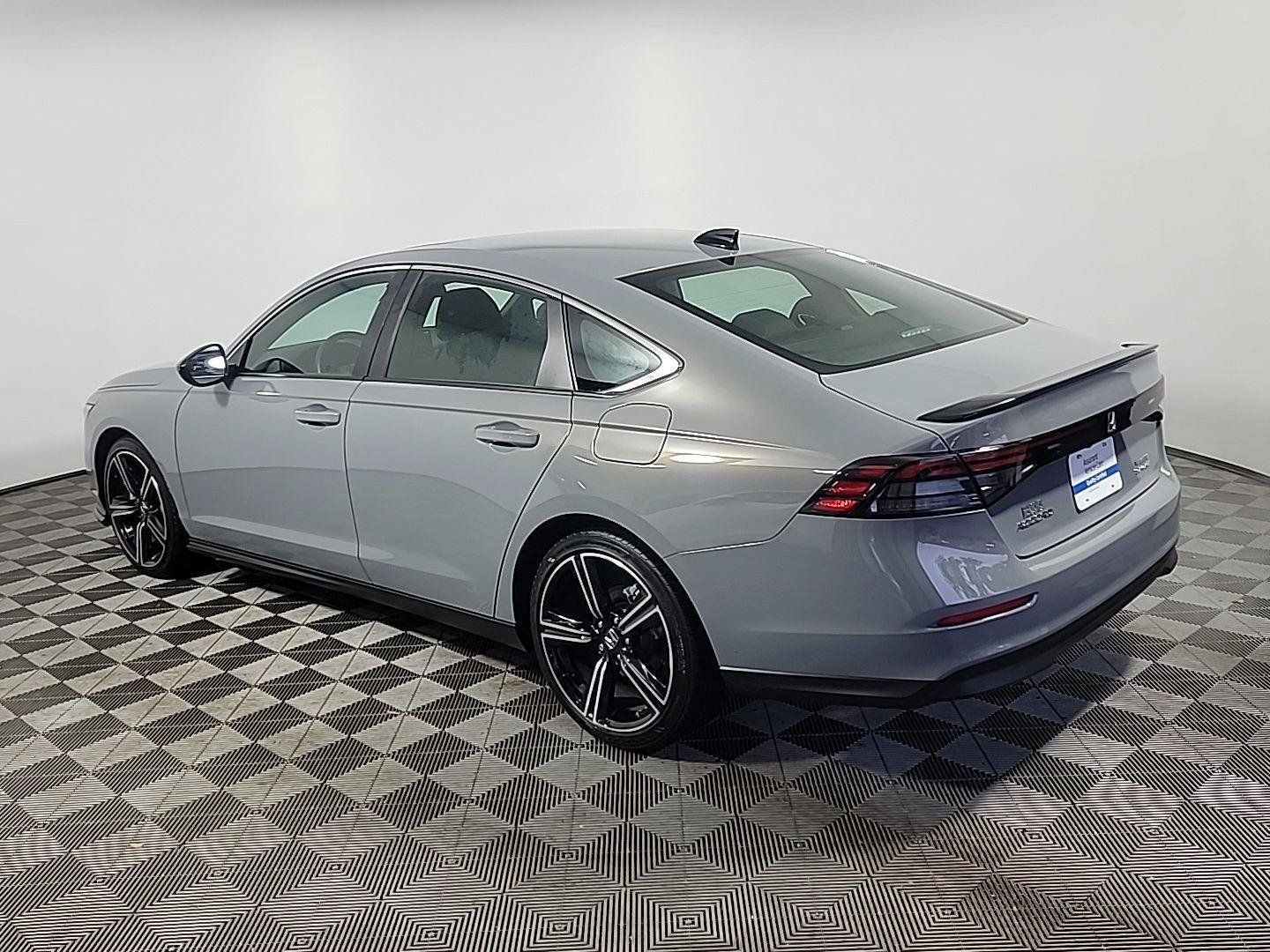 Used 2025 Honda Accord Sport image 10