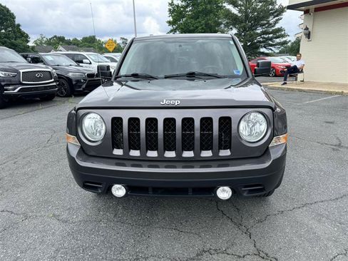 Used 2016 Jeep Patriot Latitude FWD image 2