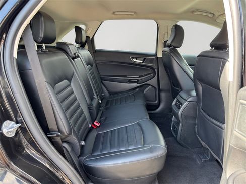 Used 2024 Ford Edge SEL image 13
