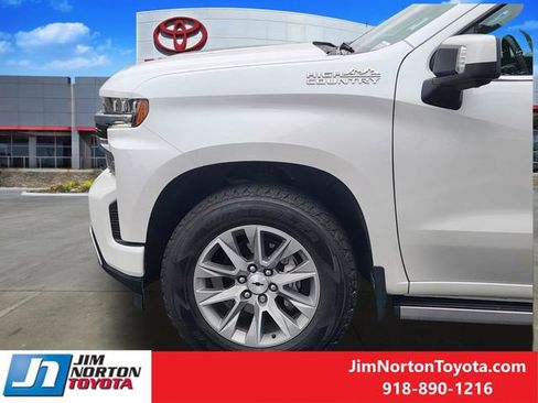 Used 2021 Chevrolet Silverado 1500 High Country w/ Technology Package AWD/4WD image 9