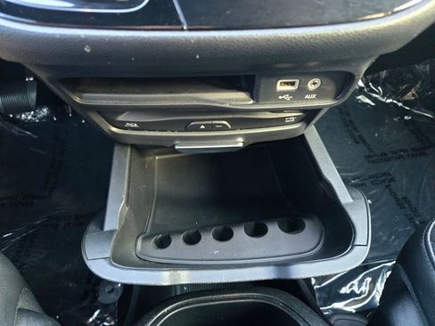 Used 2019 Chrysler Pacifica Touring-L Plus w/ Advanced Safetytec Group FWD image 35