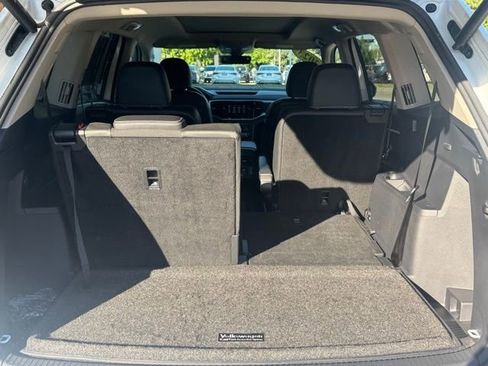 Used 2023 Volkswagen Atlas SEL Premium image 31