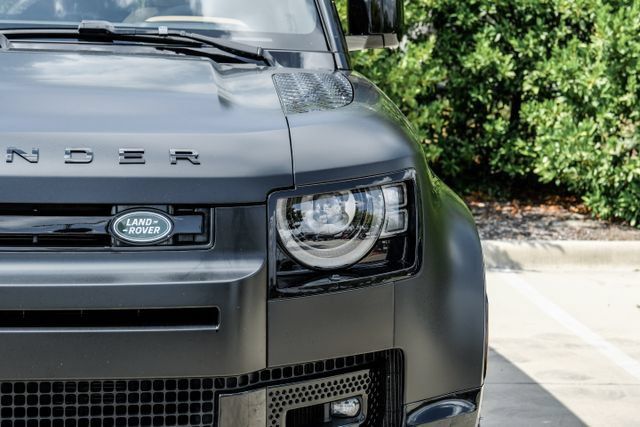 Used 2024 Land Rover Defender 110 V8 AWD/4WD image 64