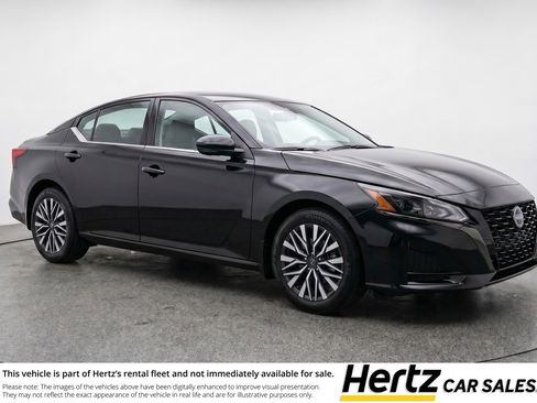 Used 2025 Nissan Altima 2.5 SV FWD image 1