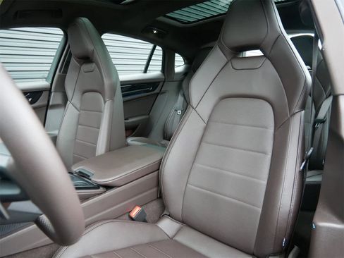 New 2026 Porsche Panamera 4 image 5