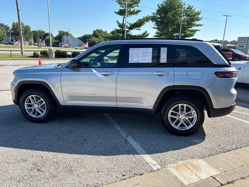 Used 2024 Jeep Grand Cherokee Laredo X w/ Luxury Tech Group I AWD/4WD image 19