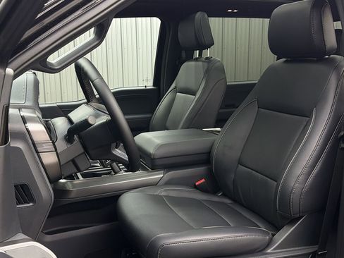 Used 2025 Ford F150 Lariat AWD/4WD image 32