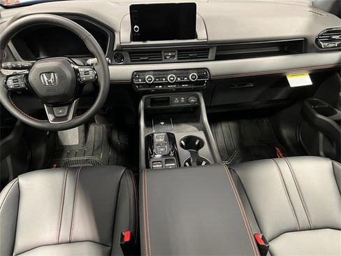 New 2025 Honda Pilot TrailSport image 17