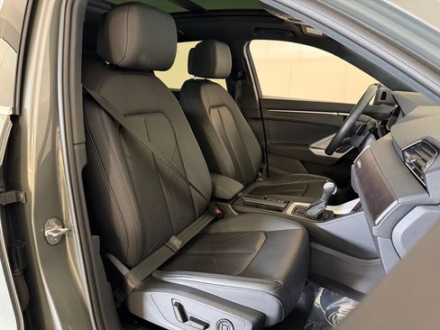 Used 2023 Audi Q3 2.0T Premium w/ Convenience Package image 29