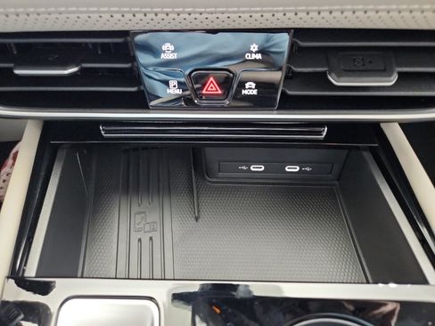 New 2026 Volkswagen Atlas SE FWD image 23