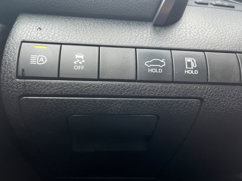 Used 2019 Toyota Camry SE FWD image 15