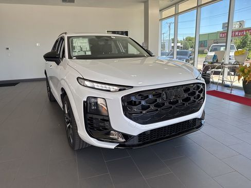 New 2026 Audi Q3 quattro 2.0T AWD/4WD image 2