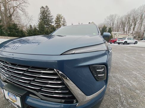 Certified 2025 Buick Enclave Preferred image 33