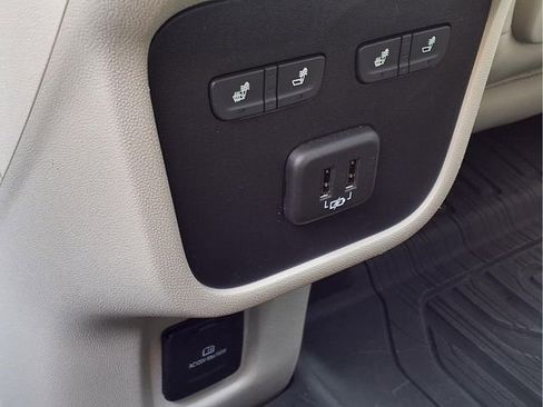 Used 2023 GMC Terrain Denali w/ Denali Premium Package image 23