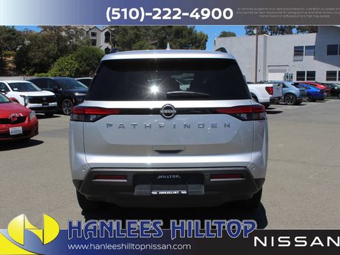 Used 2025 Nissan Pathfinder SV FWD image 8