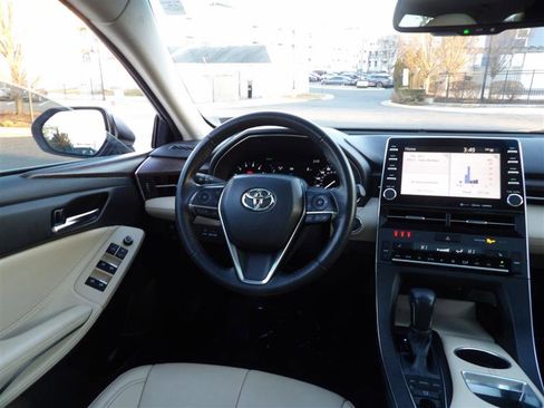 Used 2021 Toyota Avalon XLE w/ Moonroof Package image 26