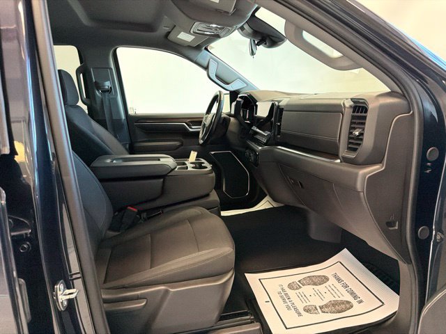 Used 2024 Chevrolet Silverado 1500 LT AWD/4WD image 30