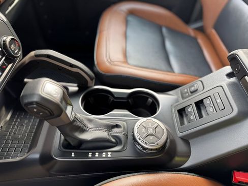 Used 2024 Ford Bronco Outer Banks image 21