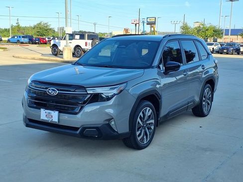 Certified 2025 Subaru Forester Touring AWD/4WD image 3
