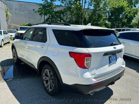 Used 2021 Ford Explorer XLT w/ Equipment Group 202A AWD/4WD image 13